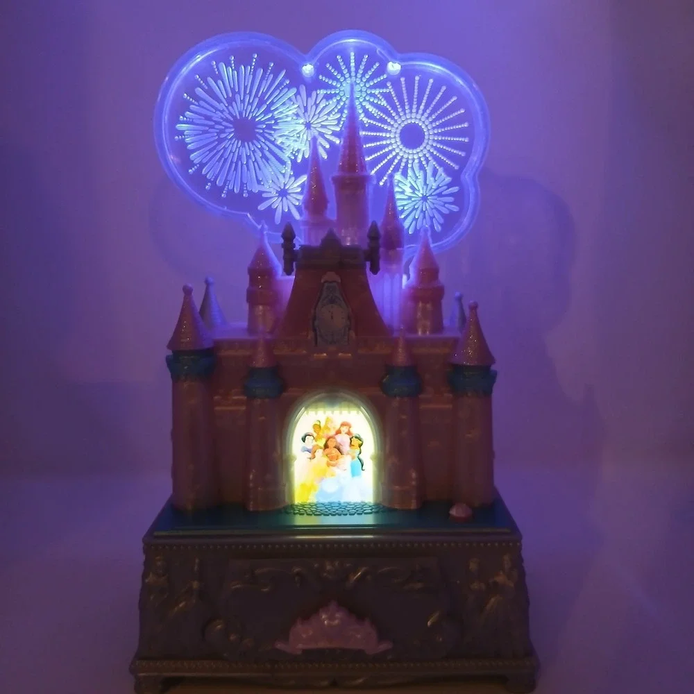 Disney Princess Wishes 100th Celebration Castle Light Up‎ Musical Jewelry Box